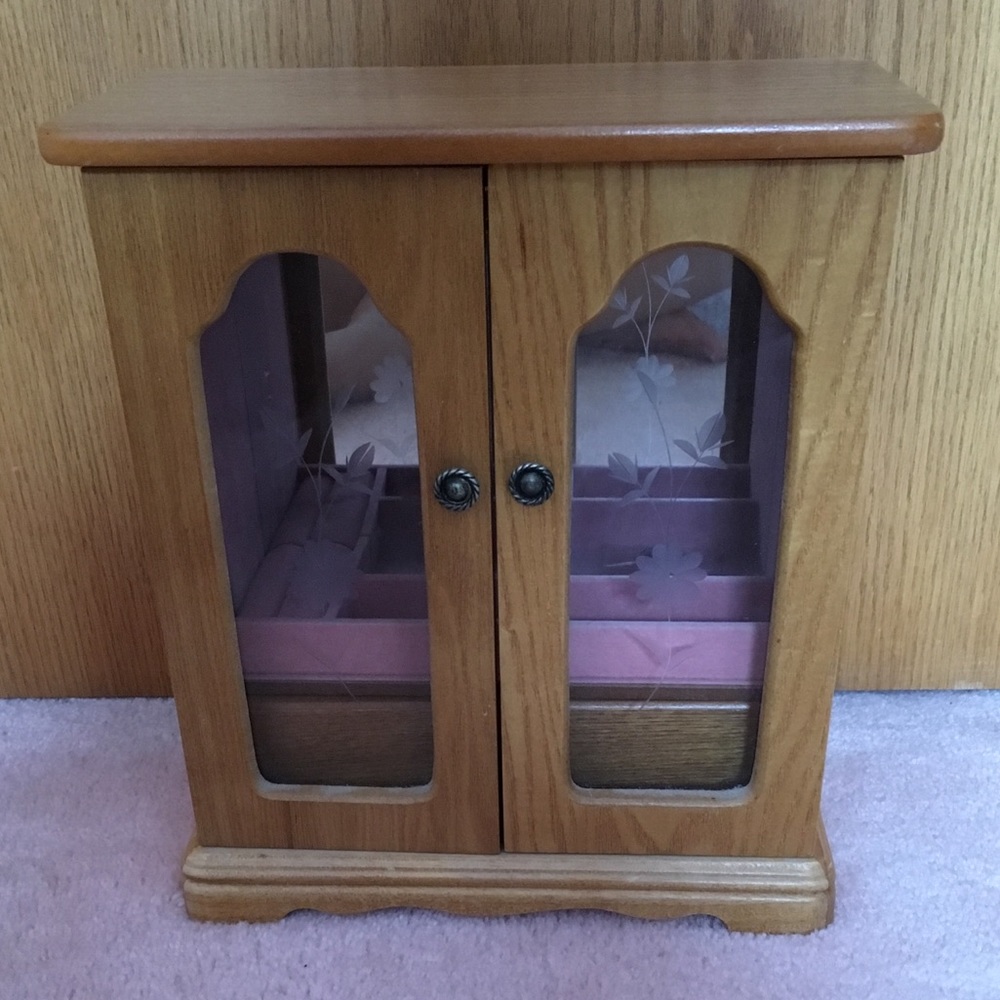 Jewelry box